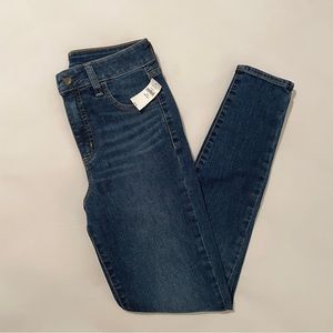 🆕  Gap High Rise Jegging